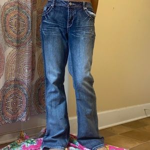 low-waisted baggy Y2K jeans